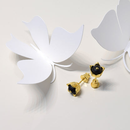 Gražaus dizaino gėlių auskarai su Baltijos gintaru